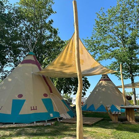 Tipi Illinois Apartment Falkenberg/Elster Exterior photo